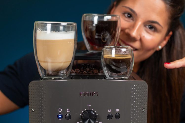 Detalle de varias recetas de café elaboradas con la cafetera Krups Roma