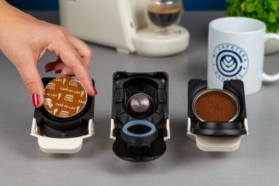 Vista detallada de los adaptadores de café de la cafetera multicápsulas Potts