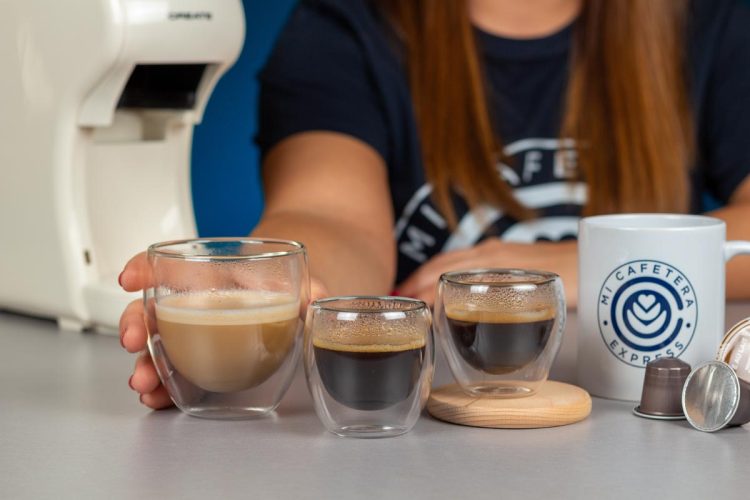 Variedad de cafés elaborados con la cafetera Create Potts