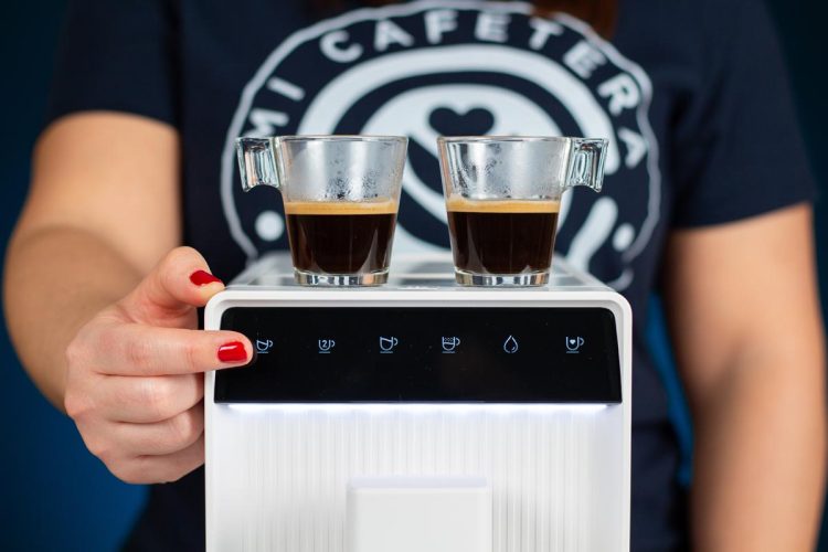 Detalle del panel de control de la cafetera superautomática Incapto
