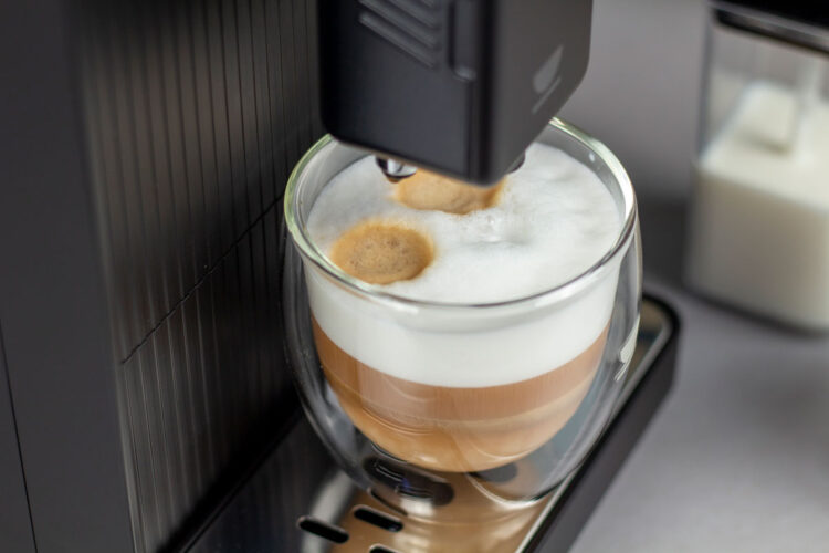 Detalle de la espuma de leche elaborada con la Incapto Aura Milk